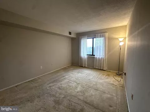 15101 Interlachen Dr #1-902, Silver Spring, MD 20906 photo 6