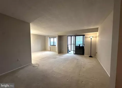 15101 Interlachen Dr #1-902, Silver Spring, MD 20906 photo 3