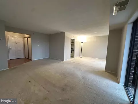 15101 Interlachen Dr #1-902, Silver Spring, MD 20906 photo 4