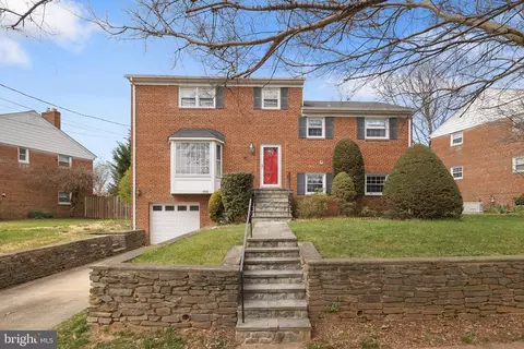 9832 Belhaven Rd, Bethesda, MD 20817