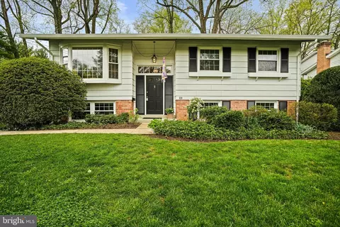 528 Carr Ave, Rockville, MD 20850