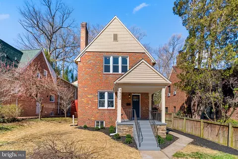 7422 Piney Branch Rd, Takoma Park, MD 20912
