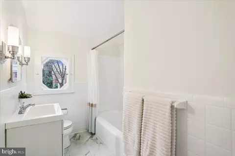 Bath - 9513 Saybrook Ave, Silver Spring, MD 20901 photo 2 of 2