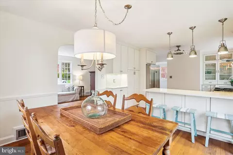 Dining - 9513 Saybrook Ave, Silver Spring, MD 20901 photo 1 of 2