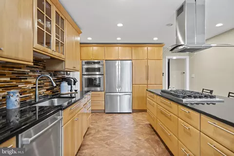 Kitchen - 10600 Unity Ln, Potomac, MD 20854 photo 3 of 3