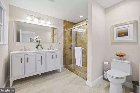 Bath - 10600 Unity Ln, Potomac, MD 20854 photo 1 of 3