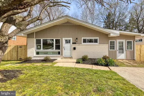 12803 Weiss St, Rockville, MD 20853