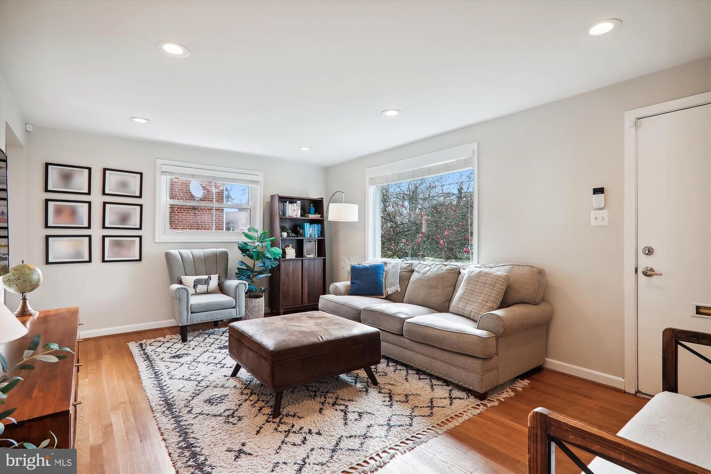 Living - 3519 Everton St, Silver Spring, MD 20906 photo 2 of 7