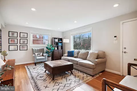 Living - 3519 Everton St, Silver Spring, MD 20906 photo 2 of 7