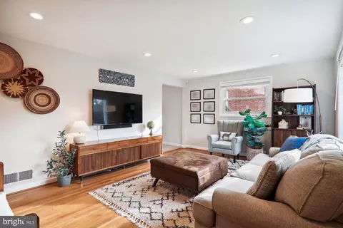 Living - 3519 Everton St, Silver Spring, MD 20906 photo 1 of 7