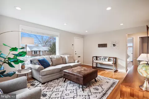 Living - 3519 Everton St, Silver Spring, MD 20906 photo 3 of 7