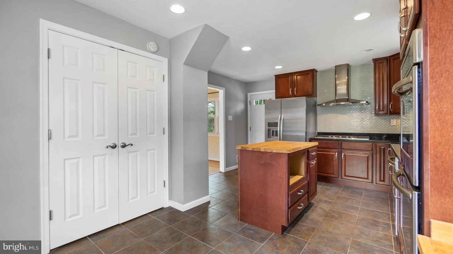 1100 W Nolcrest Dr, Silver Spring, MD 20903 photo 8