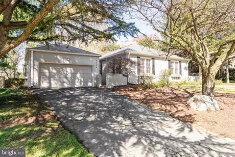 9716 Hill St, Kensington, MD 20895