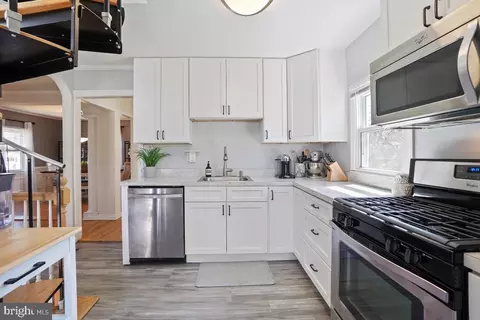 Kitchen - 4206 Dahill Rd, Silver Spring, MD 20906 photo 2 of 2