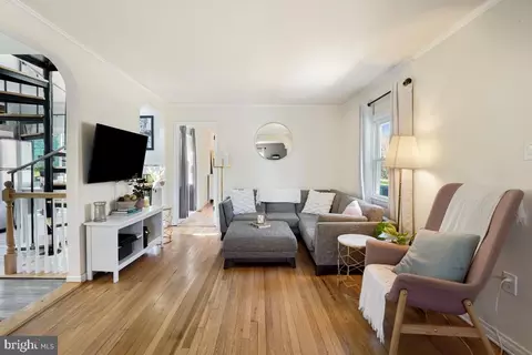 Living - 4206 Dahill Rd, Silver Spring, MD 20906 photo 1 of 4
