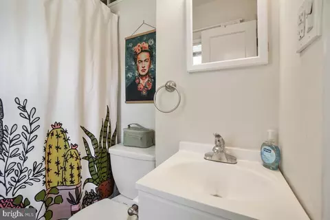Bath - 4206 Dahill Rd, Silver Spring, MD 20906 photo 2 of 3