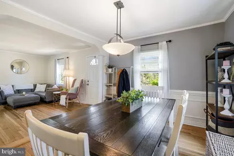 Dining - 4206 Dahill Rd, Silver Spring, MD 20906 photo 4 of 4