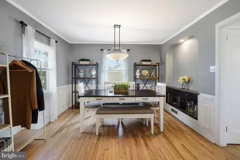 Dining - 4206 Dahill Rd, Silver Spring, MD 20906 photo 1 of 4