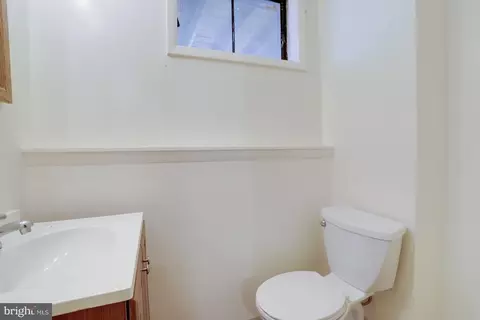 Bath - 8802 2nd Ave, Silver Spring, MD 20910 photo 3 of 7