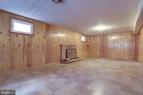 Living - 8802 2nd Ave, Silver Spring, MD 20910 photo 7 of 7