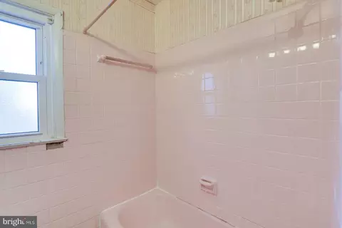 Bath - 8802 2nd Ave, Silver Spring, MD 20910 photo 5 of 7
