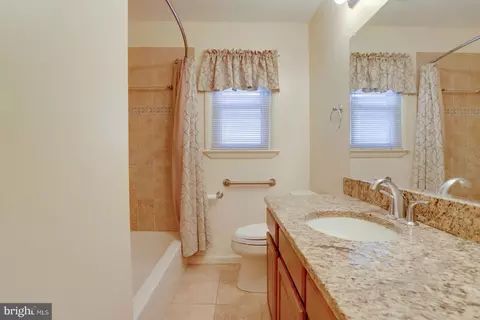 Bath - 8802 2nd Ave, Silver Spring, MD 20910 photo 1 of 7