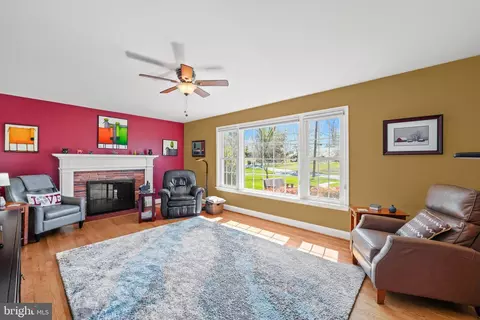 Living - 604 Blick Dr, Silver Spring, MD 20904 photo 4 of 10