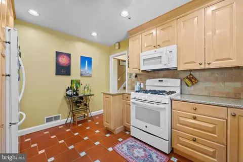 Kitchen - 604 Blick Dr, Silver Spring, MD 20904 photo 3 of 5