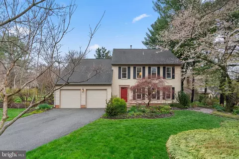 20501 Highland Hall Dr, Montgomery Village, MD 20886