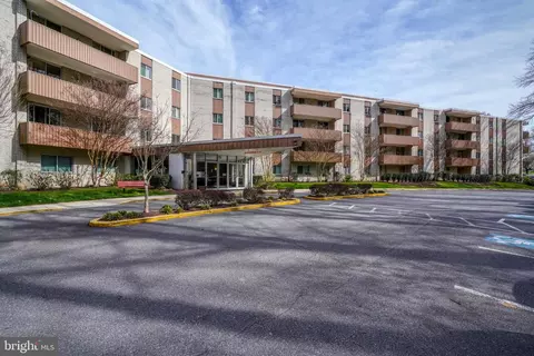 7505 Democracy Blvd #128A, Bethesda, MD 20817