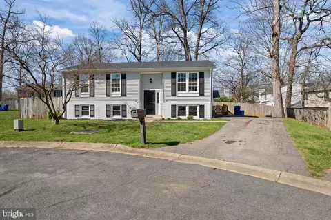 17624 Lindstrom Ct, Gaithersburg, MD 20877
