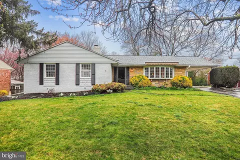 12325 Pretoria Dr, Silver Spring, MD 20904