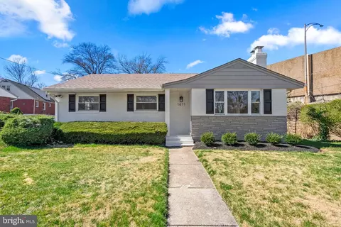 1611 Flora Ln, Silver Spring, MD 20910 photo 1