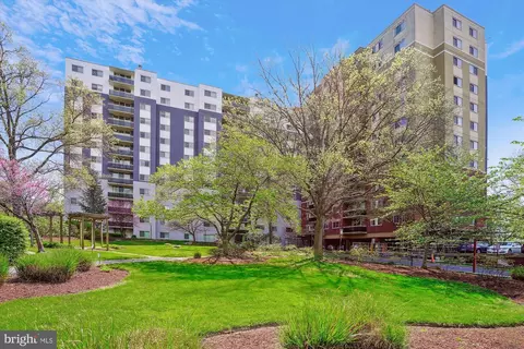 7333 New Hampshire Ave #604N, Takoma Park, MD 20912