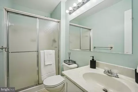 Bath - 12914 Summer Hill Dr, Silver Spring, MD 20904 photo 4 of 4