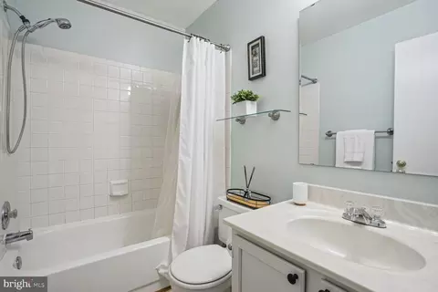 Bath - 12914 Summer Hill Dr, Silver Spring, MD 20904 photo 3 of 4