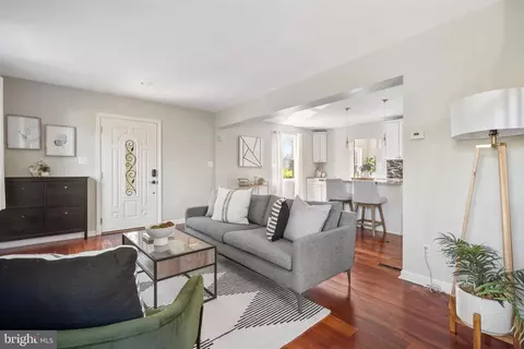 Living - 21 Lauer Ct, Silver Spring, MD 20901 photo 5 of 5
