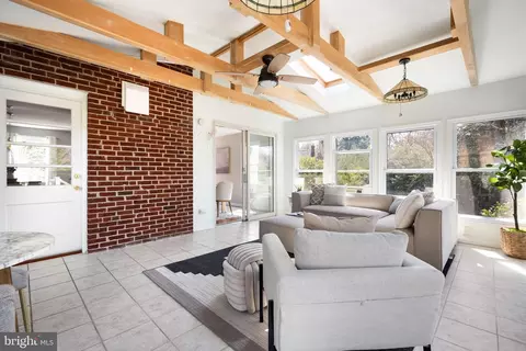 Living - 21 Lauer Ct, Silver Spring, MD 20901 photo 4 of 5