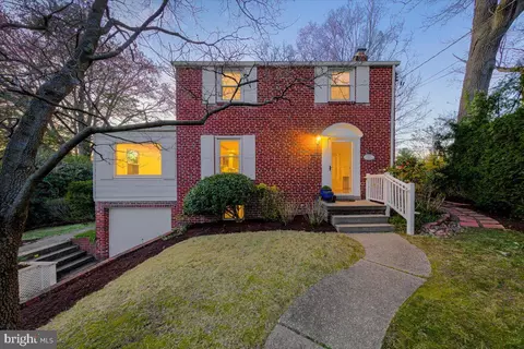 21 Lauer Ct, Silver Spring, MD 20901