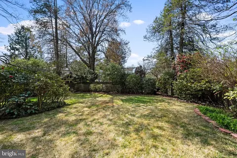 Exterior - 21 Lauer Ct, Silver Spring, MD 20901 photo 8 of 14