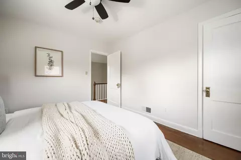 Bedroom - 21 Lauer Ct, Silver Spring, MD 20901 photo 2 of 4