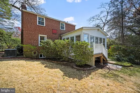 Exterior - 21 Lauer Ct, Silver Spring, MD 20901 photo 7 of 14