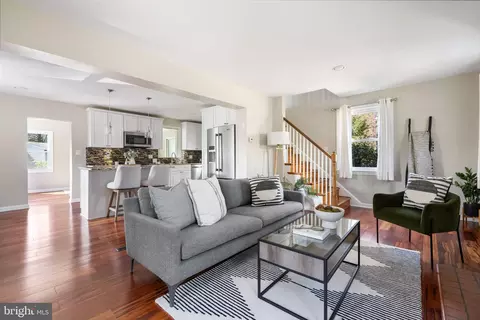 Living - 21 Lauer Ct, Silver Spring, MD 20901 photo 1 of 5