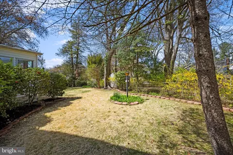 Exterior - 21 Lauer Ct, Silver Spring, MD 20901 photo 6 of 14