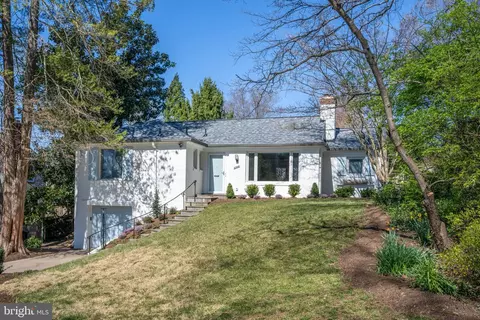 6008 Benalder Dr, Bethesda, MD 20816