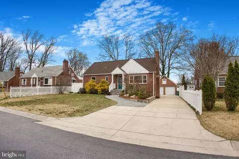 Exterior - 11613 College View Dr, Silver Spring, MD 20902 photo 8 of 10