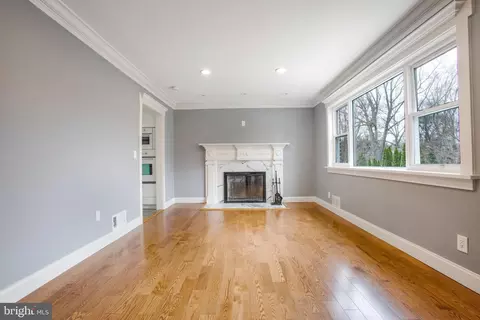 Living - 11613 College View Dr, Silver Spring, MD 20902 photo 1 of 5