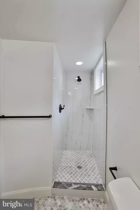 Bath - 11613 College View Dr, Silver Spring, MD 20902 photo 5 of 8