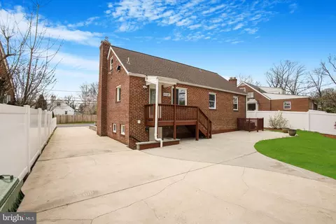 Exterior - 11613 College View Dr, Silver Spring, MD 20902 photo 4 of 10
