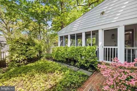 Exterior - 4 Springvale Ln, Silver Spring, MD 20910 photo 13 of 16